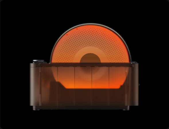 Система, которая автоматически вращает катушки с филаментом для равномерного сушения.