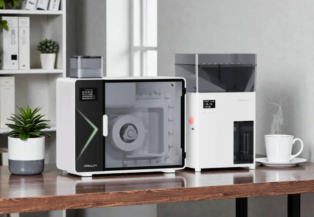 Система переработки пластика: экструдер Creality Maker M1 и измельчитель Shredder R1 Настольная система рециклинга Creality: экструдер Filament Maker M1 для создания катушек и измельчитель Shredder R1 для переработки отходов в гранулы