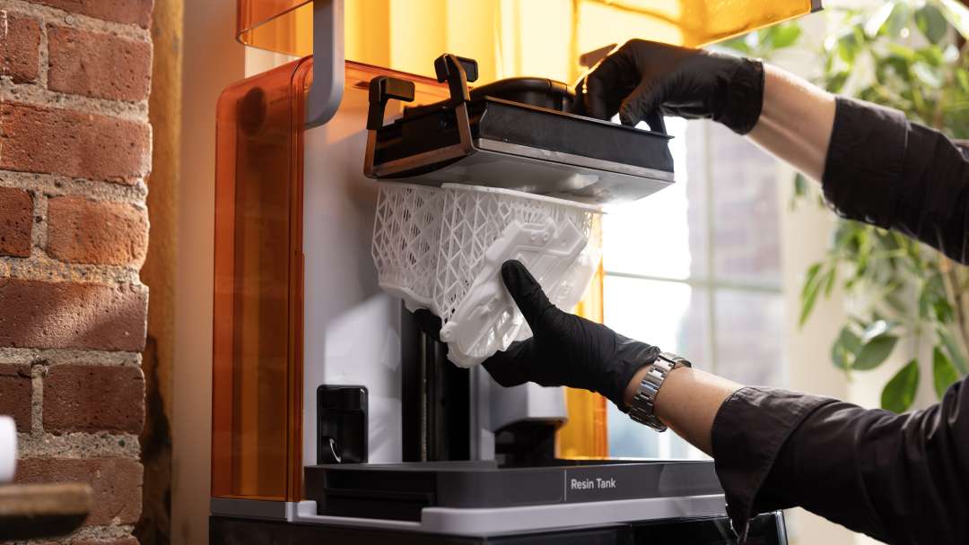 Removing the Build Platform Flex from SLA 3D printer Formlabs Form Studio 1 Flex Graphite after printing